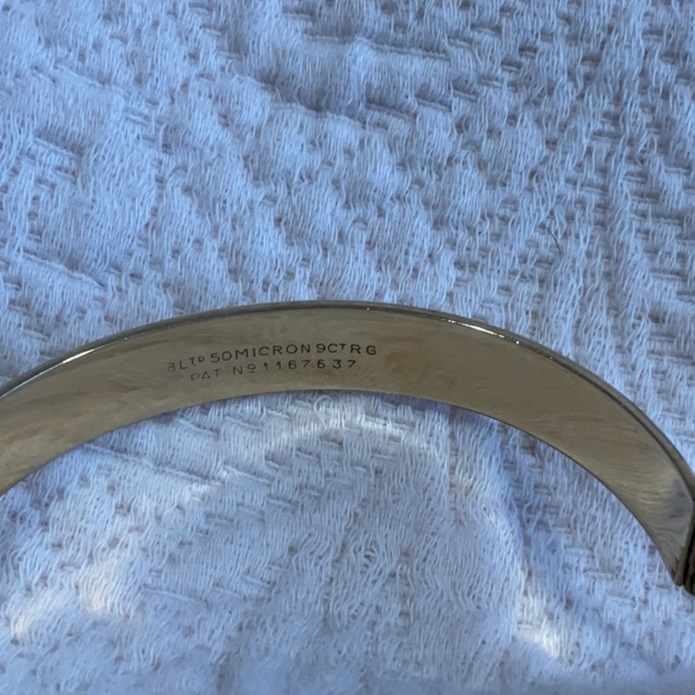 Gold Floral Engraved Bracelet - Picture 3 of 3